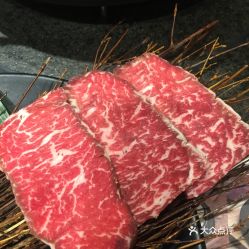 锦州生猪多少钱一斤，现在狗肉皮一斤和狗皮一张能卖多少钱一斤？