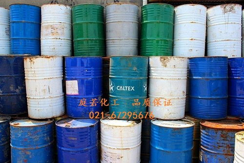 甘蔗糖蜜饲料有哪些优点？为什么它被认为是一种优质的动物饲料？
