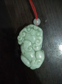翡翠牡丹花吊坠哪种品质好？如何辨别真伪