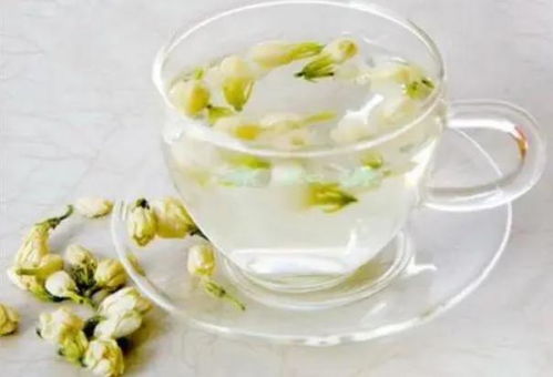 茉莉花：香香的花儿， 泡水喝最养生