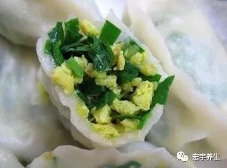 韭菜饺子算辛辣食物吗？韭菜对胃刺激大吗？