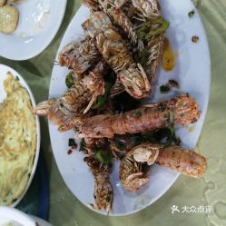 广东阳江阳西县鲮鱼和蚝罐头，传统美食